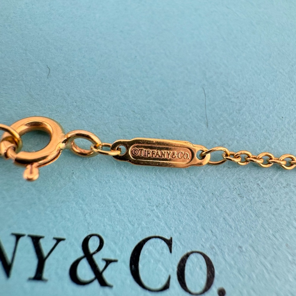 Tiffany & Co. 18k Knot Pendant Necklace in Yellow Gold - Picture 6 of 9